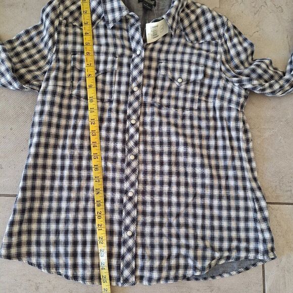 Lucky Brand checkered shirt with buttons size L - Picture 6 of 7